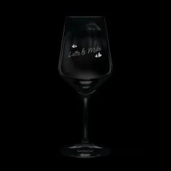 Rode wijnglazen graveren