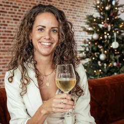 Witte wijnglazen graveren